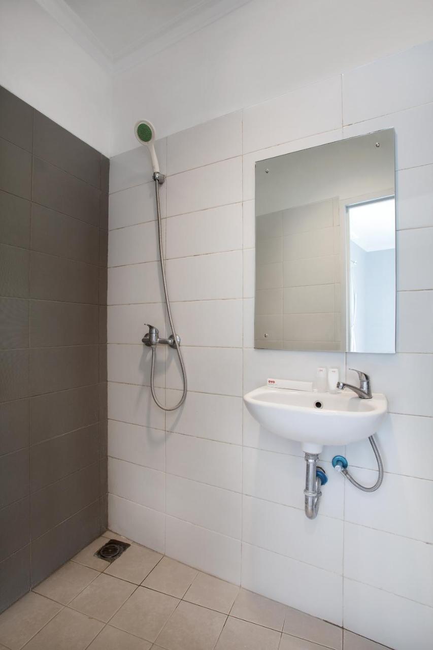 Oyo 105 La Maison D Ilona Jakarta Ngoại thất bức ảnh