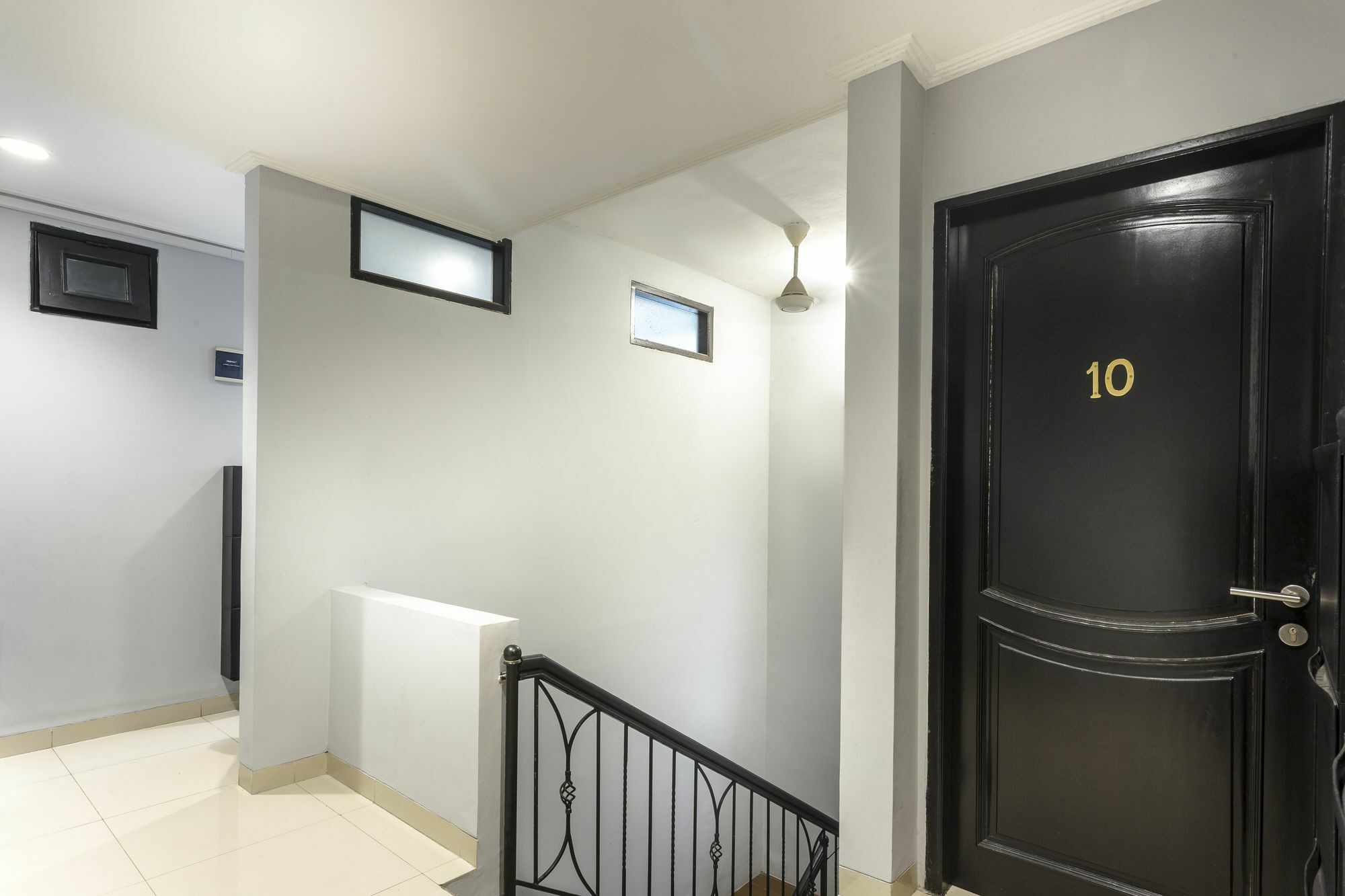Oyo 105 La Maison D Ilona Jakarta Ngoại thất bức ảnh